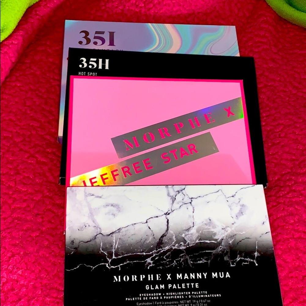 Sold 🛑 Bundle of 4 Morphe palettes